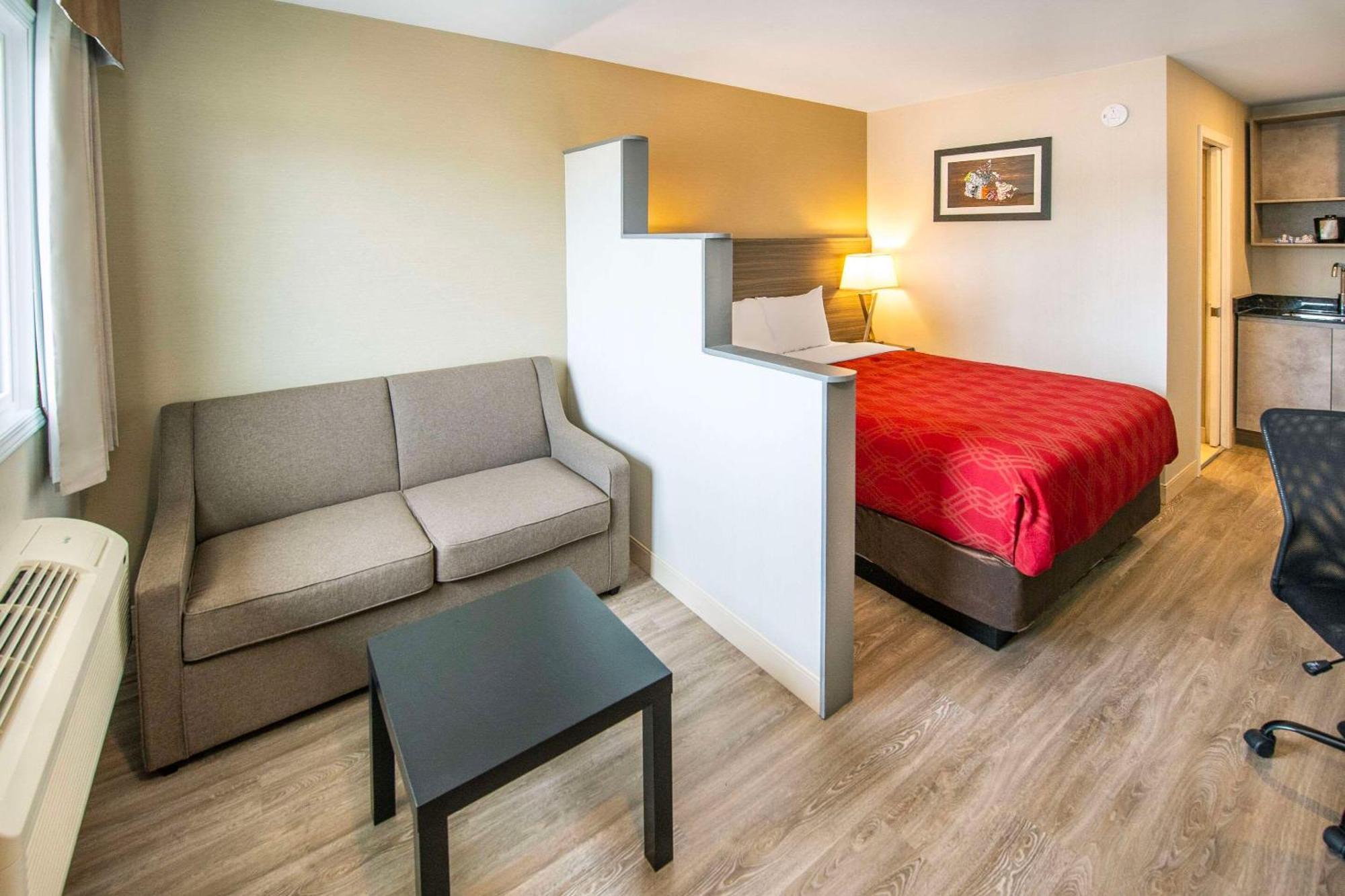 Econo Lodge Inn & Suites Пінчер-Крік Екстер'єр фото
