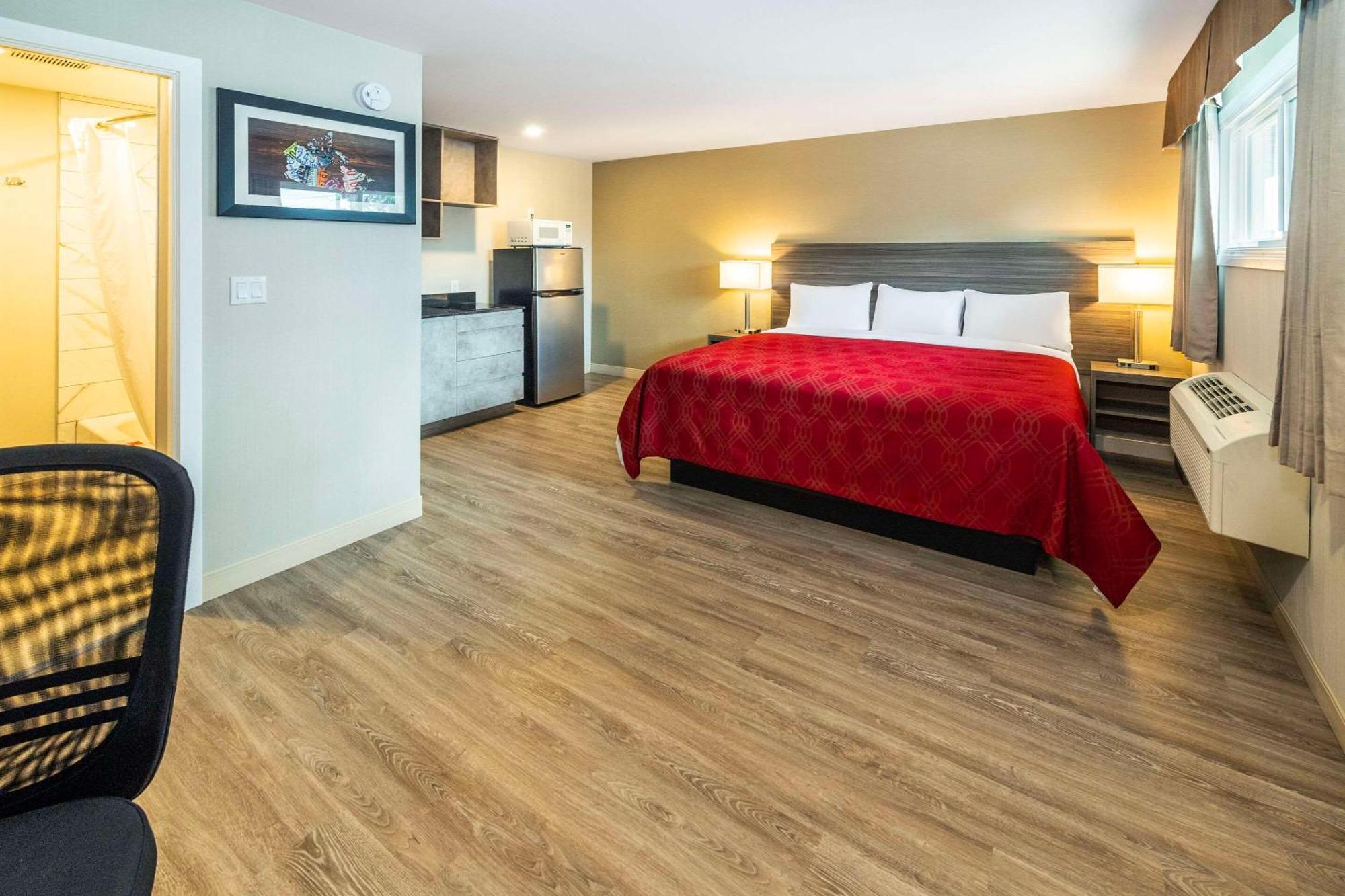 Econo Lodge Inn & Suites Пінчер-Крік Екстер'єр фото